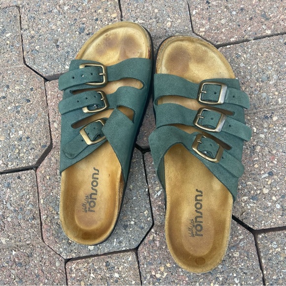 Walk with ransons  women green buckle front cork screw sandals. Size 7.5. Used. - Picture 2 of 10